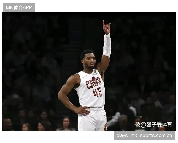 亨特29分暴扣封缝骑士胜局！米切尔都看呆了